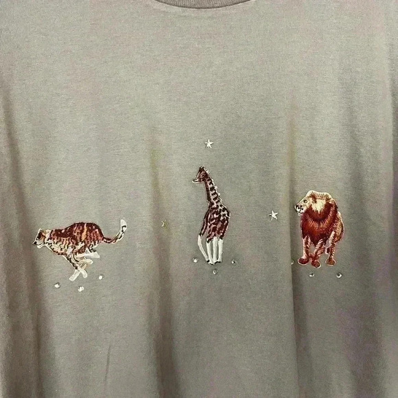 Sand-colored T-Shirt size L with lion, giraffe & cheetah embroidered animals - Picture 4 of 10